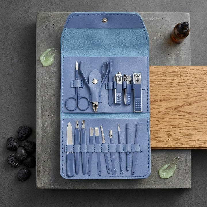 16-Piece Premium Manicure & Pedicure Grooming Kit