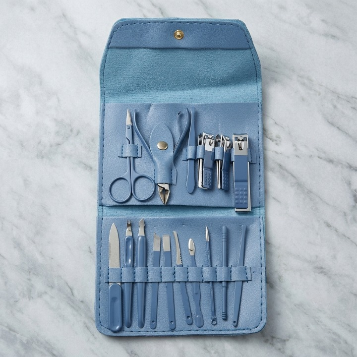 16-Piece Premium Manicure & Pedicure Grooming Kit